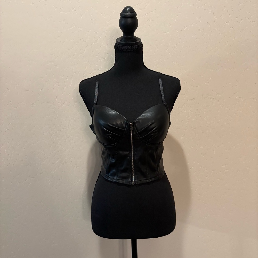 Haute Monde Black Zippered Faux Leather Top